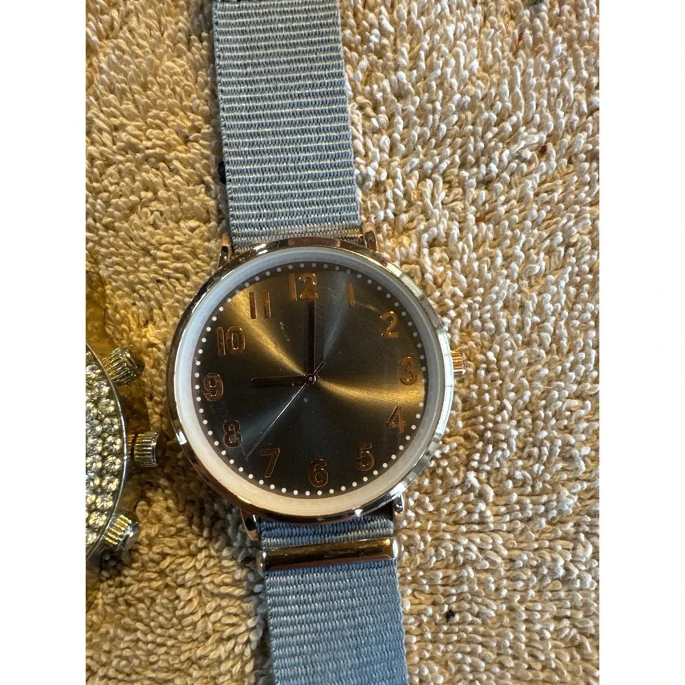 Lot of 7 Wrist Watches Mixed Styles Men Women Quartz Untested Parts Repair